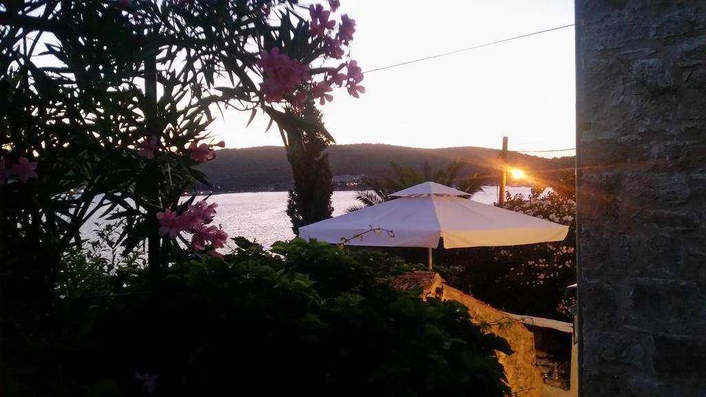 Buena Vis-Ta Apartments With The Sea View Bagian luar foto