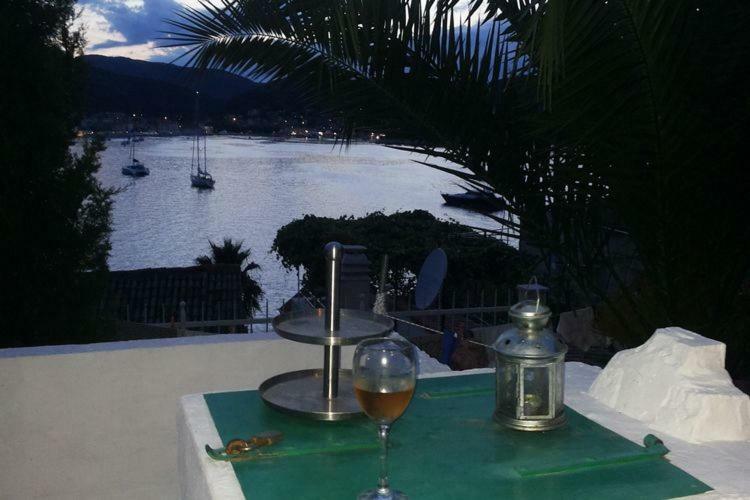 Buena Vis-Ta Apartments With The Sea View Bagian luar foto