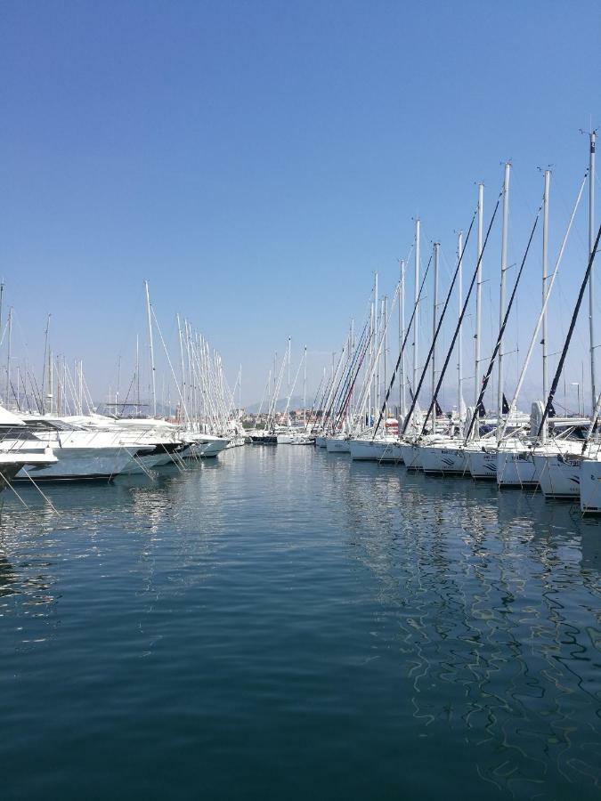 Buena Vis-Ta Apartments With The Sea View Bagian luar foto